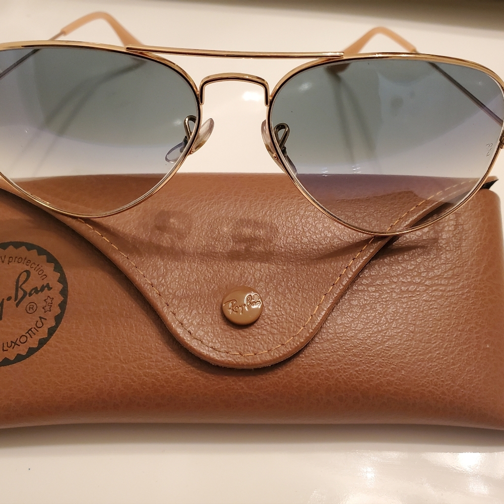 Ray-Ban Aviator Gradient Lens Sunglasses